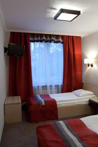 Отель Hotel Dodo Билгорай Двухместный номер с 2 отдельными кроватями-4
